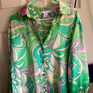 House of Harlow gorgeous blouse, sleeves stunning, fabric covered buttons